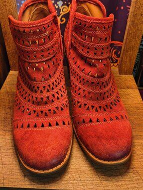Sofft Bootie (Burnt Orange) color
